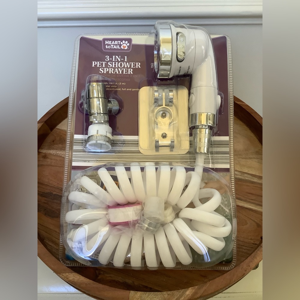 🐶THREE IN ONE PET SHOWER SPRAYER🐶Brand new, sealed! Cool them off 🥵🥵🥵☀️☀️
